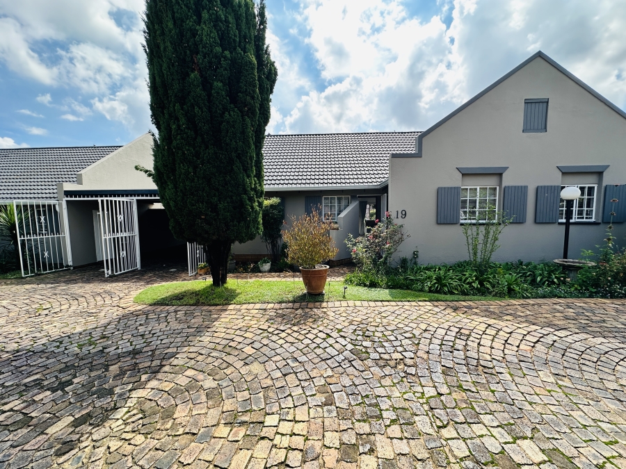 2 Bedroom Property for Sale in Albertsdal Gauteng