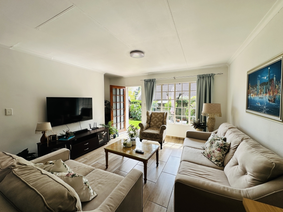 2 Bedroom Property for Sale in Albertsdal Gauteng