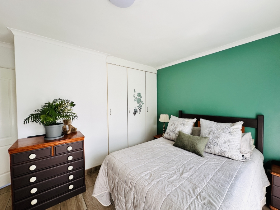 2 Bedroom Property for Sale in Albertsdal Gauteng