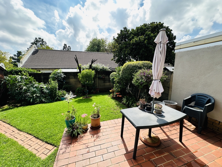 2 Bedroom Property for Sale in Albertsdal Gauteng