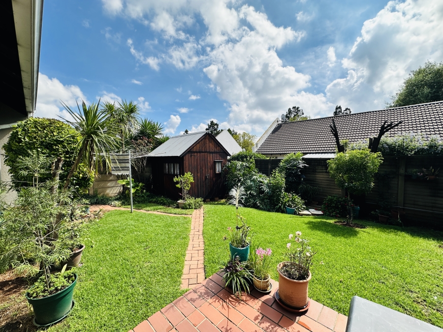 2 Bedroom Property for Sale in Albertsdal Gauteng