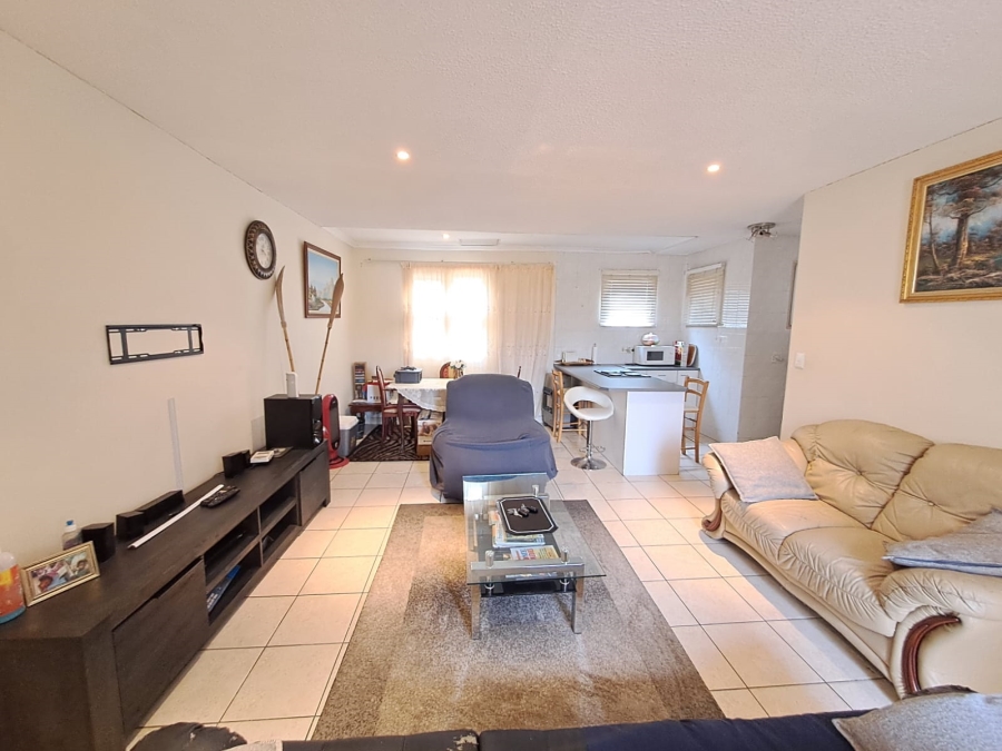 2 Bedroom Property for Sale in Glenanda Gauteng