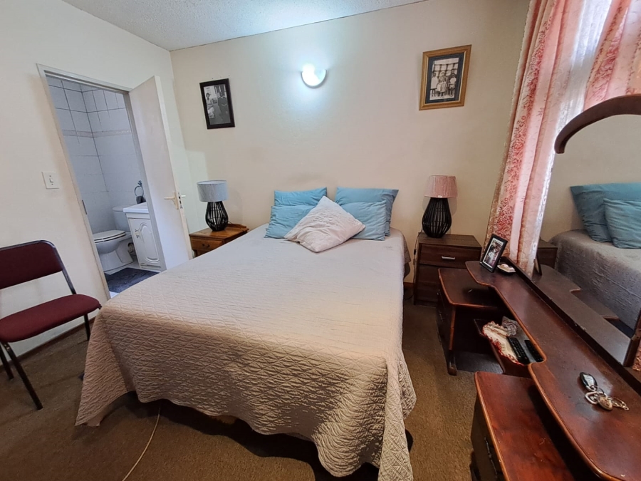 2 Bedroom Property for Sale in Glenanda Gauteng