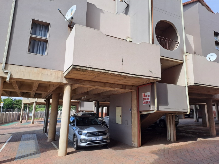2 Bedroom Property for Sale in Glenanda Gauteng