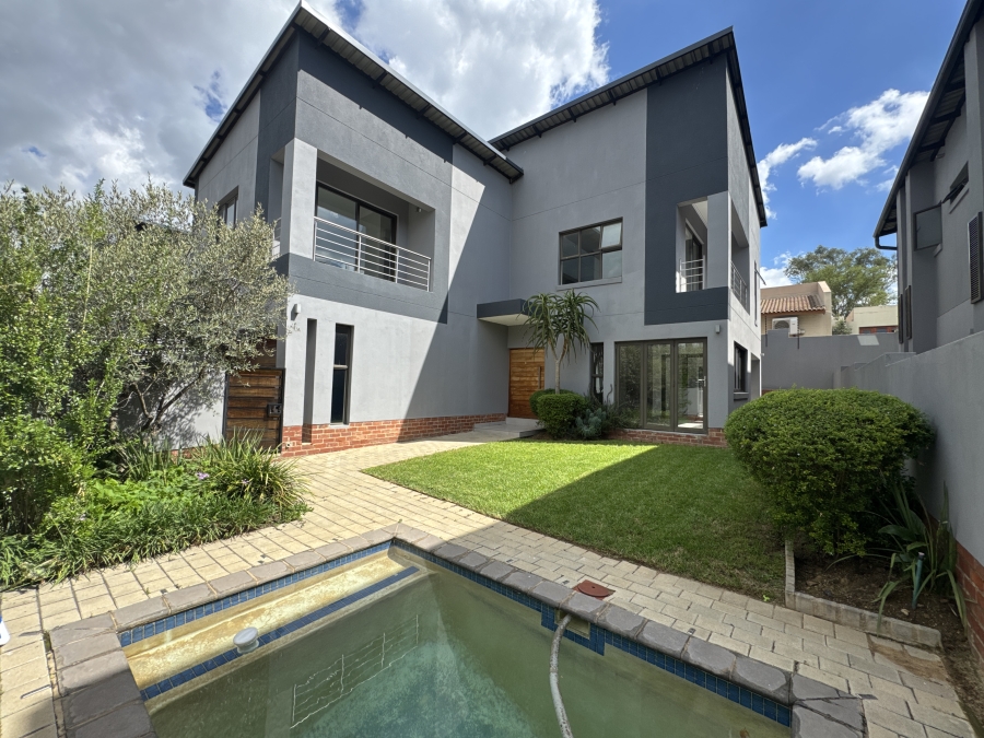 To Let 4 Bedroom Property for Rent in Bryanston East Gauteng