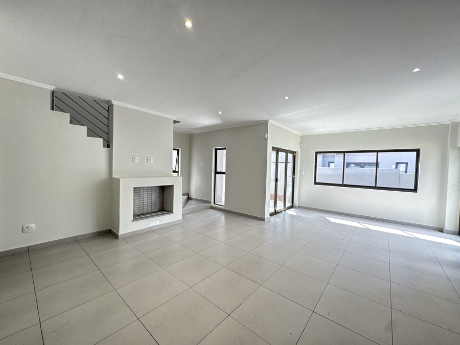 To Let 4 Bedroom Property for Rent in Bryanston East Gauteng