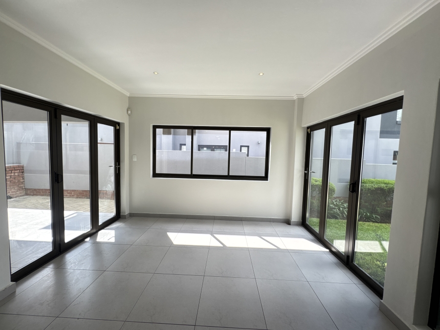 To Let 4 Bedroom Property for Rent in Bryanston East Gauteng
