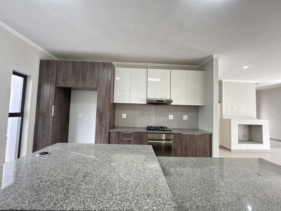 To Let 4 Bedroom Property for Rent in Bryanston East Gauteng