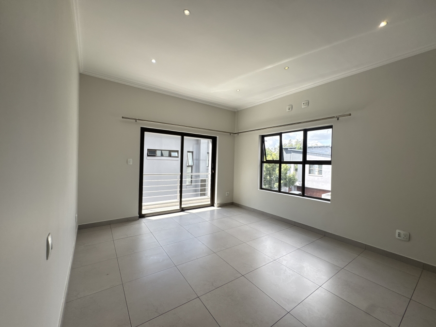 To Let 4 Bedroom Property for Rent in Bryanston East Gauteng