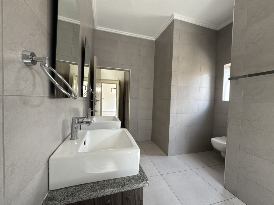 To Let 4 Bedroom Property for Rent in Bryanston East Gauteng