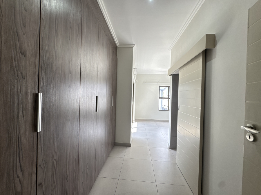 To Let 4 Bedroom Property for Rent in Bryanston East Gauteng