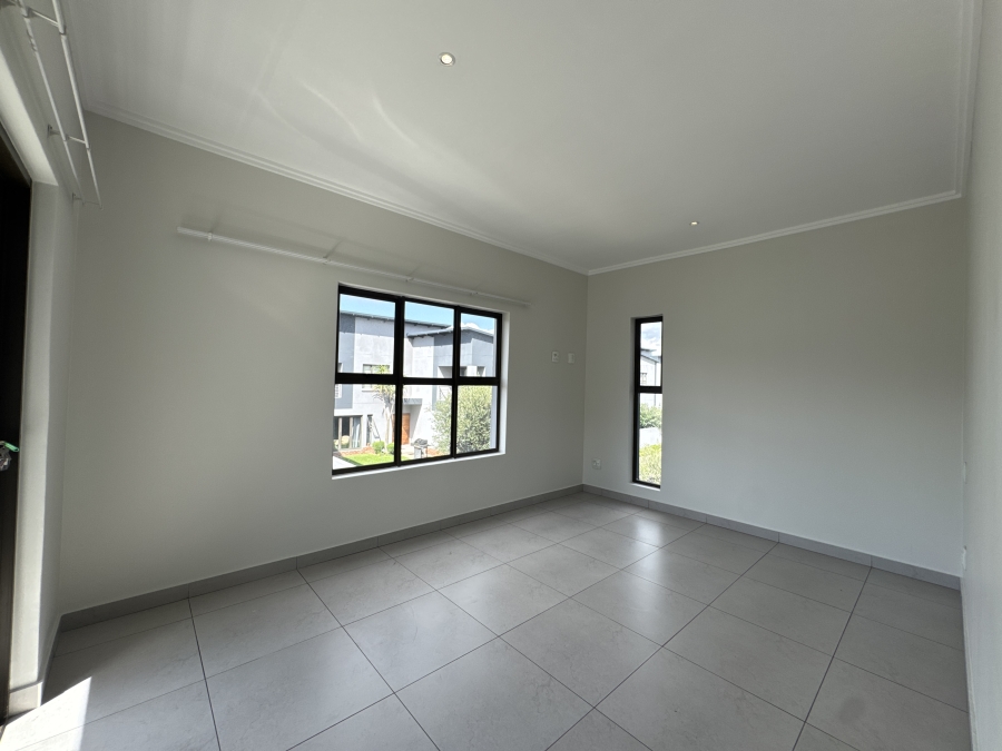 To Let 4 Bedroom Property for Rent in Bryanston East Gauteng