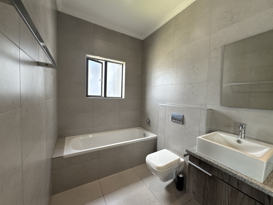 To Let 4 Bedroom Property for Rent in Bryanston East Gauteng