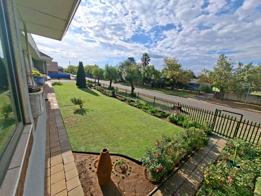 2 Bedroom Property for Sale in Three Rivers Gauteng