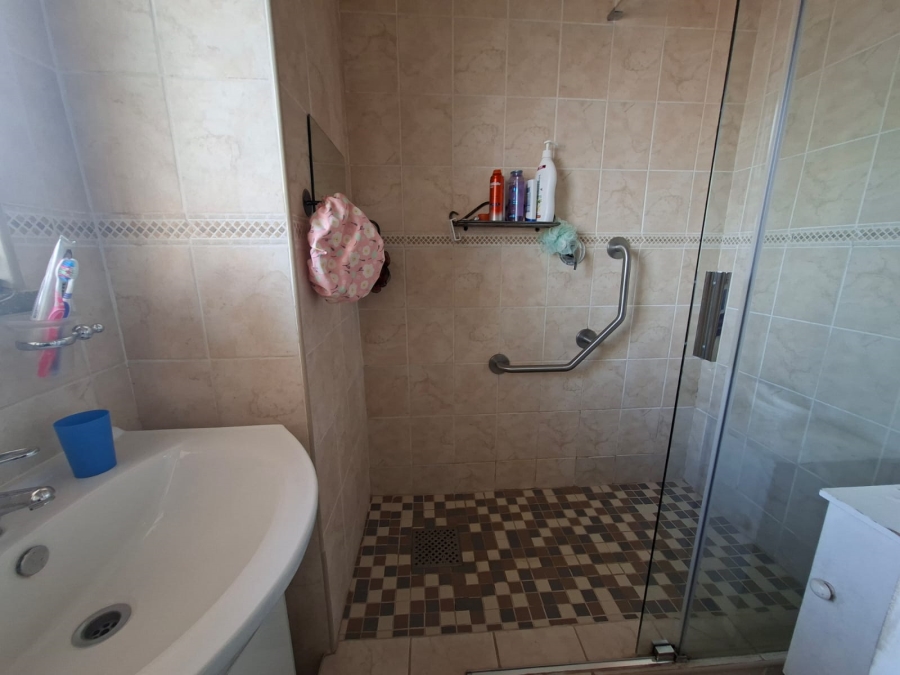 2 Bedroom Property for Sale in Three Rivers Gauteng