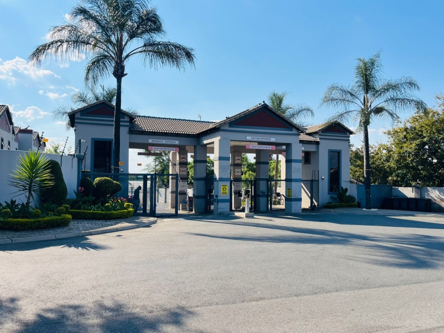 3 Bedroom Property for Sale in Honeydew Grove Gauteng