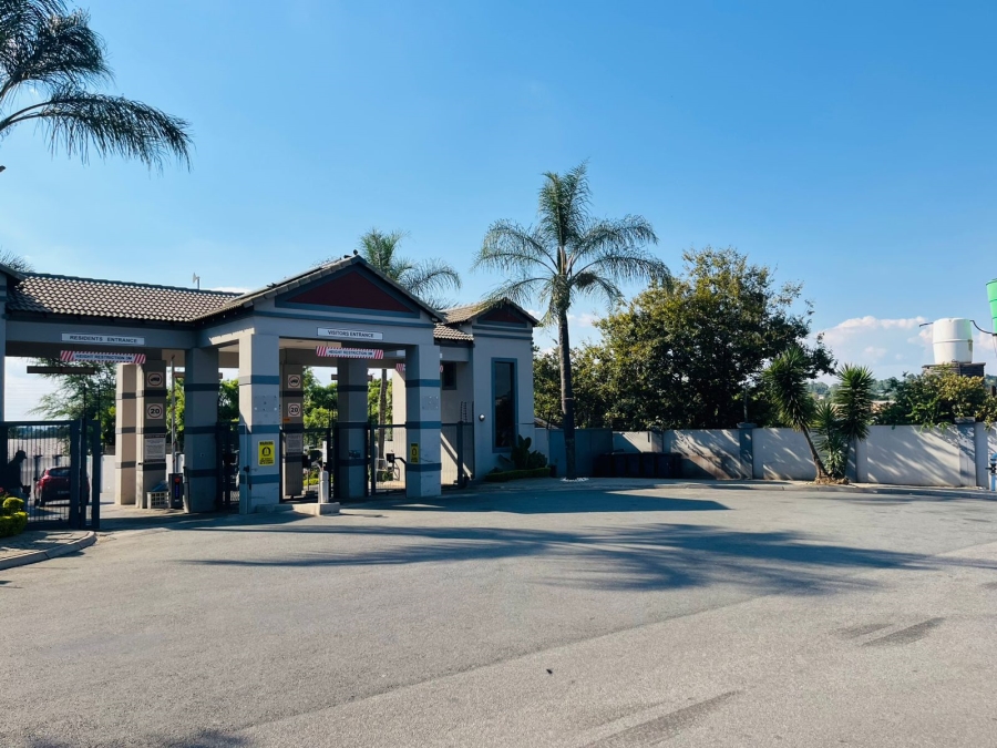 3 Bedroom Property for Sale in Honeydew Grove Gauteng