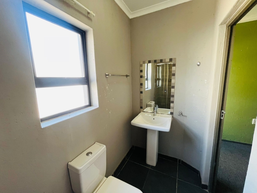 3 Bedroom Property for Sale in Honeydew Grove Gauteng