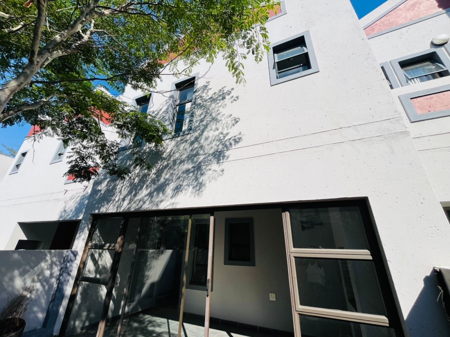 3 Bedroom Property for Sale in Honeydew Grove Gauteng