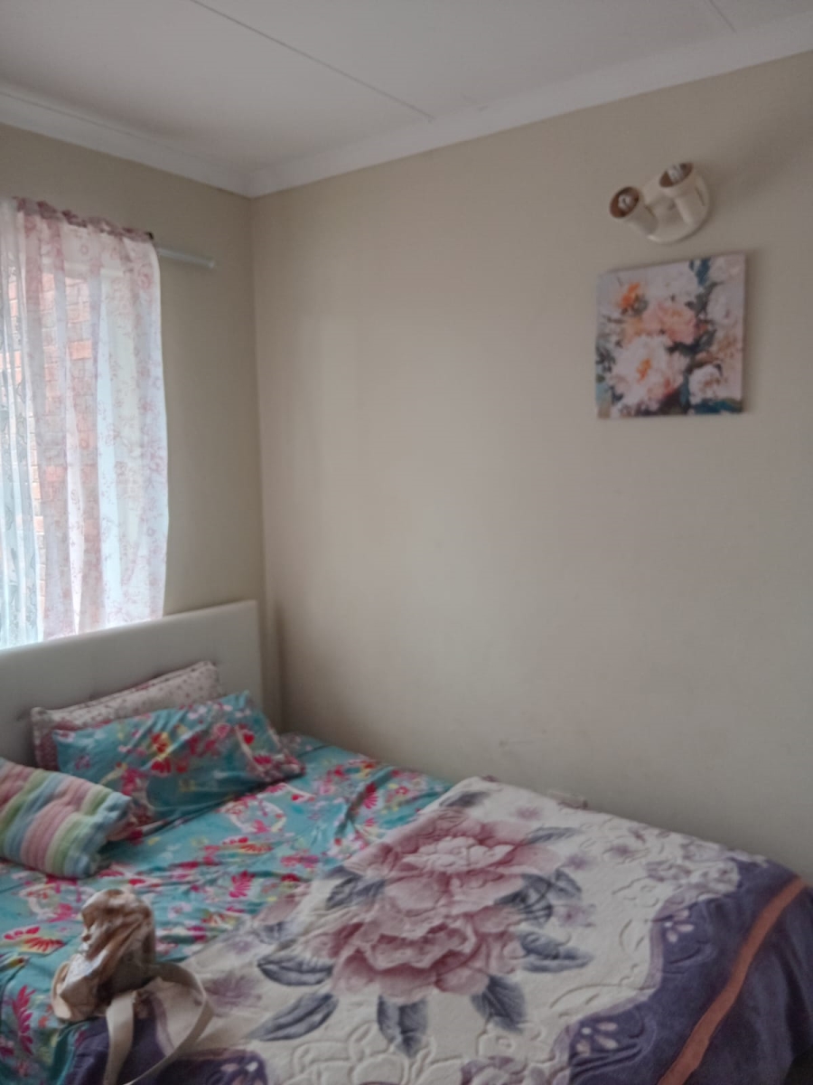 To Let 2 Bedroom Property for Rent in Glen Marais Gauteng