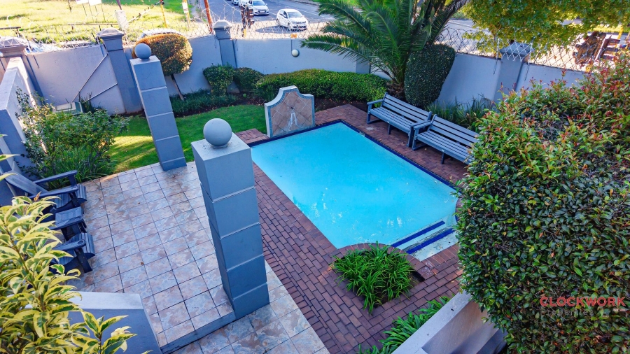 2 Bedroom Property for Sale in Waverley Gauteng