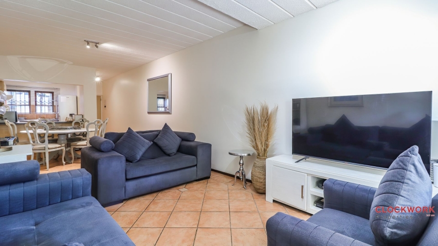 2 Bedroom Property for Sale in Waverley Gauteng