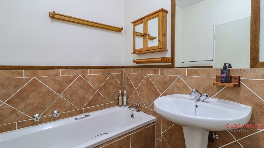 2 Bedroom Property for Sale in Waverley Gauteng