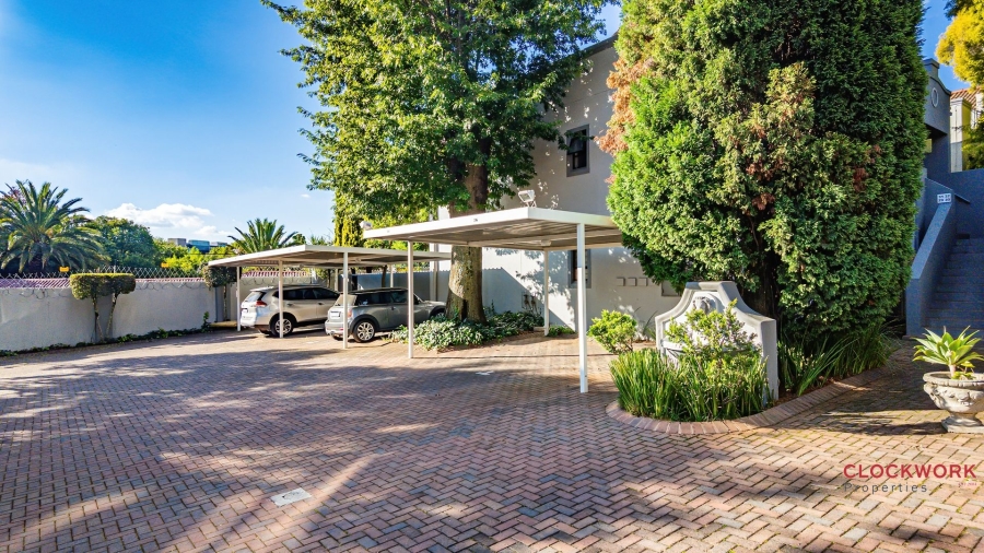 2 Bedroom Property for Sale in Waverley Gauteng