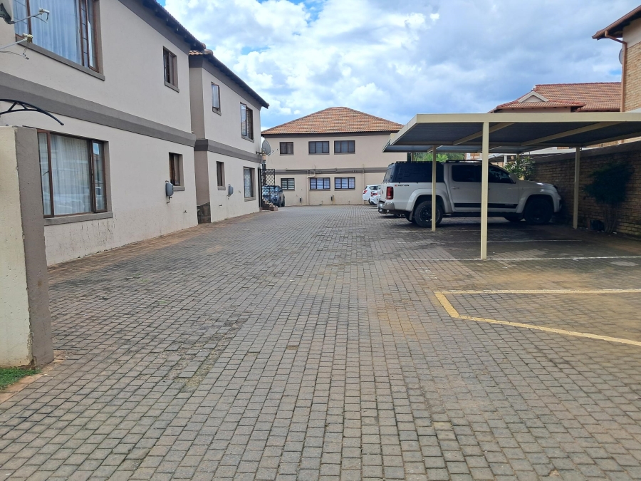 3 Bedroom Property for Sale in Sonneveld Gauteng