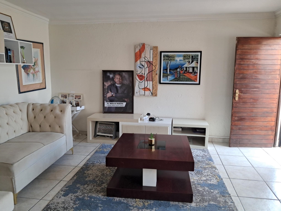 3 Bedroom Property for Sale in Sonneveld Gauteng