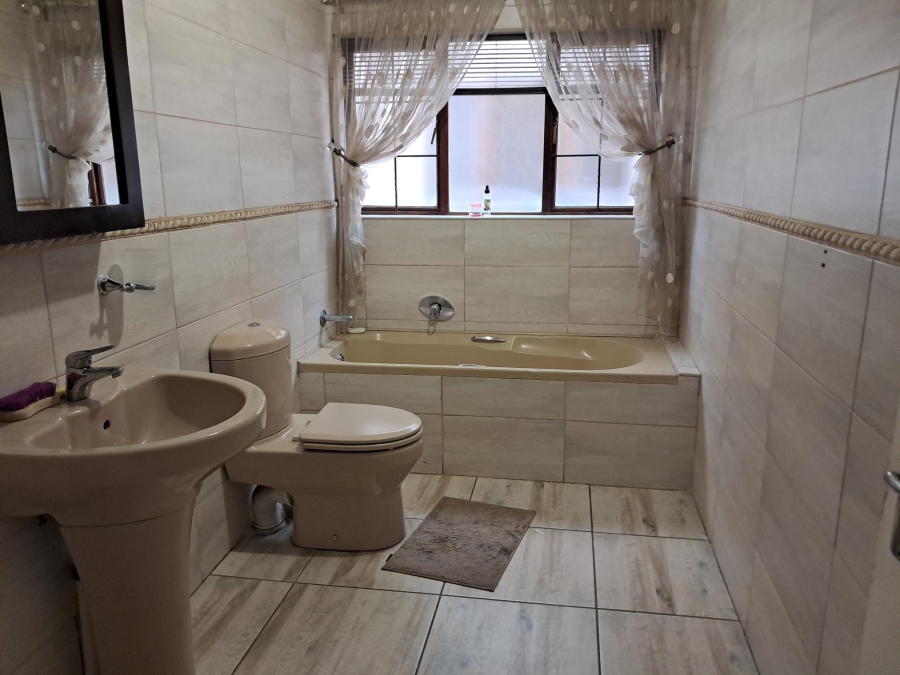 3 Bedroom Property for Sale in Sonneveld Gauteng