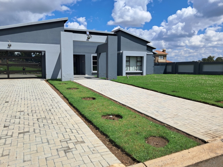 3 Bedroom Property for Sale in Helderwyk Gauteng