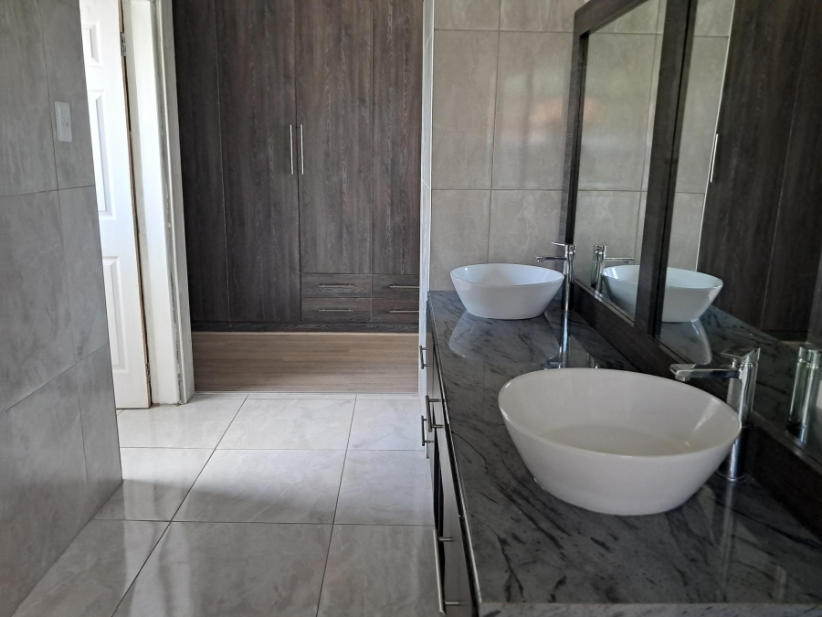 3 Bedroom Property for Sale in Helderwyk Gauteng