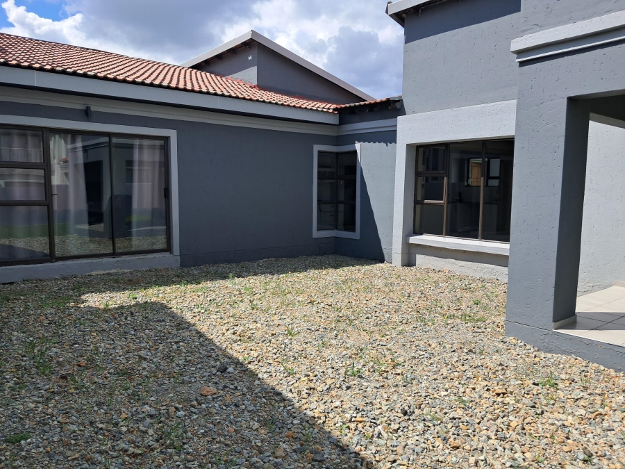 3 Bedroom Property for Sale in Helderwyk Gauteng