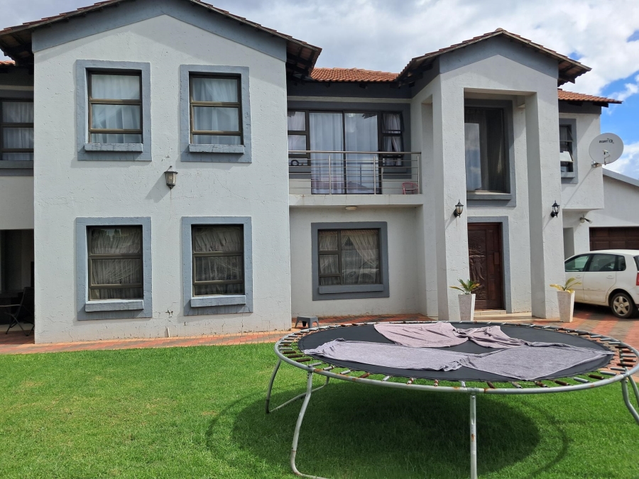 4 Bedroom Property for Sale in Sonneveld Gauteng