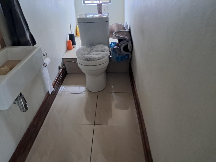 4 Bedroom Property for Sale in Sonneveld Gauteng