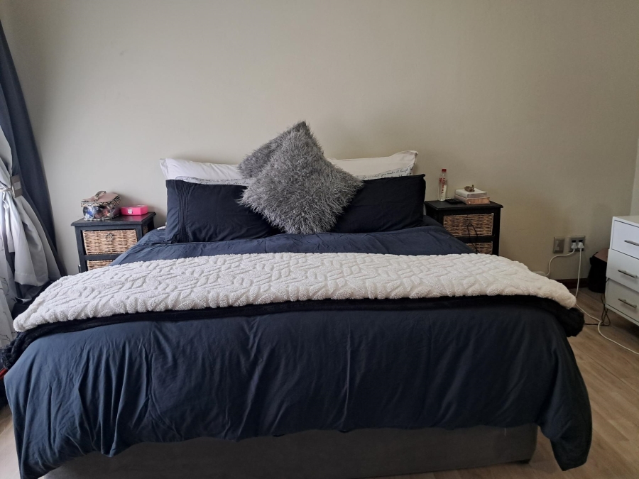 4 Bedroom Property for Sale in Sonneveld Gauteng