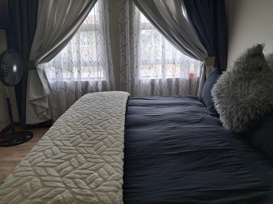 4 Bedroom Property for Sale in Sonneveld Gauteng