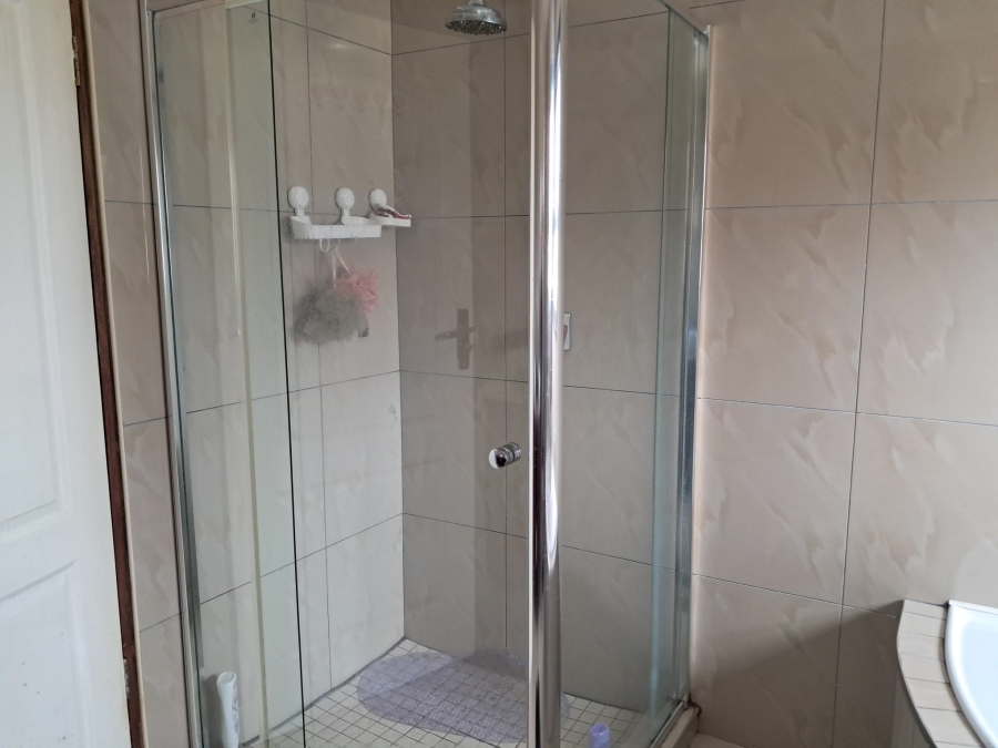 4 Bedroom Property for Sale in Sonneveld Gauteng