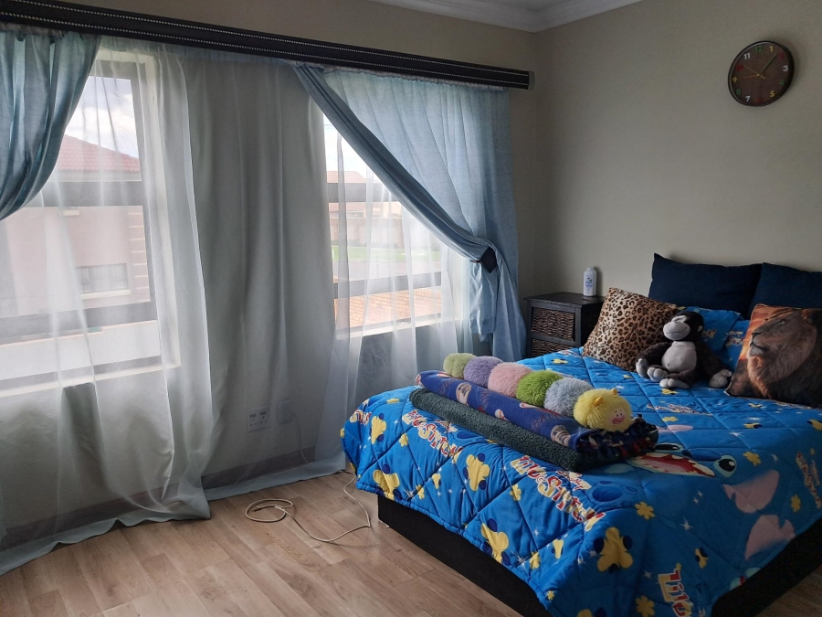 4 Bedroom Property for Sale in Sonneveld Gauteng