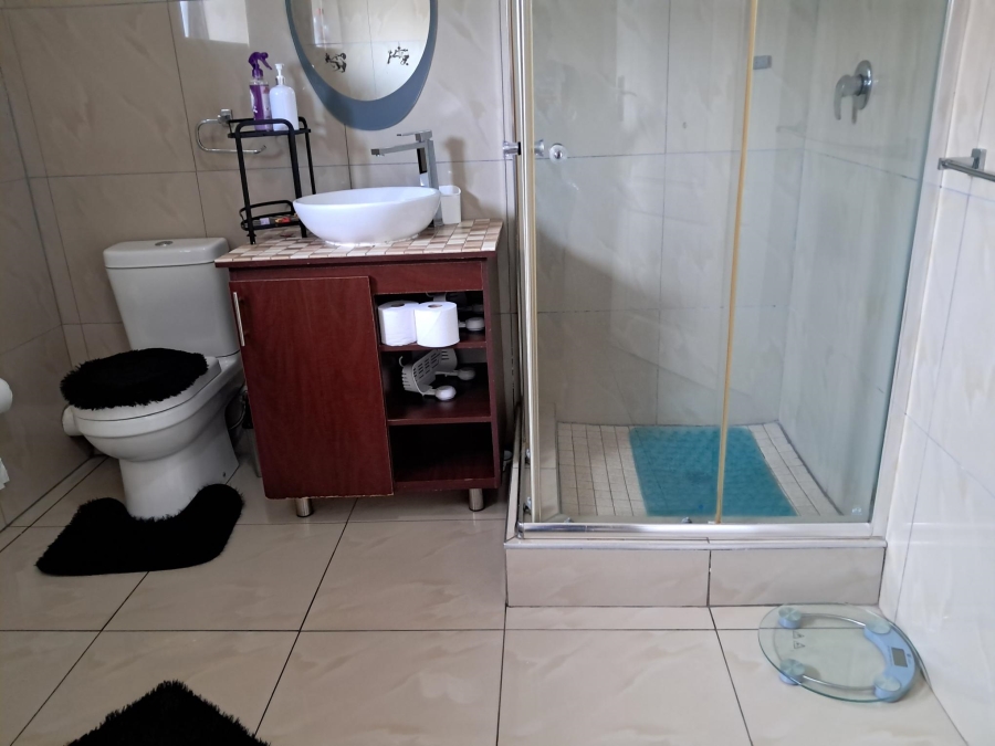 4 Bedroom Property for Sale in Sonneveld Gauteng