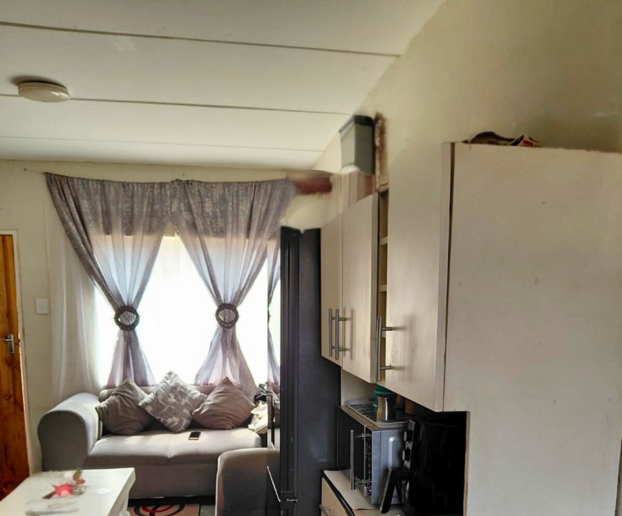 2 Bedroom Property for Sale in Greenhills Gauteng