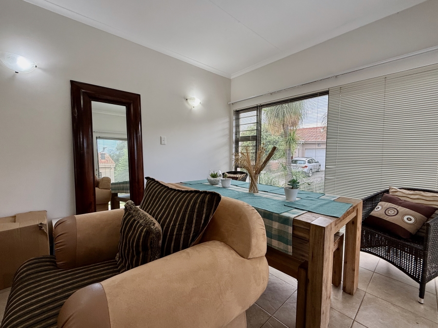 To Let 1 Bedroom Property for Rent in The Retreat Gauteng