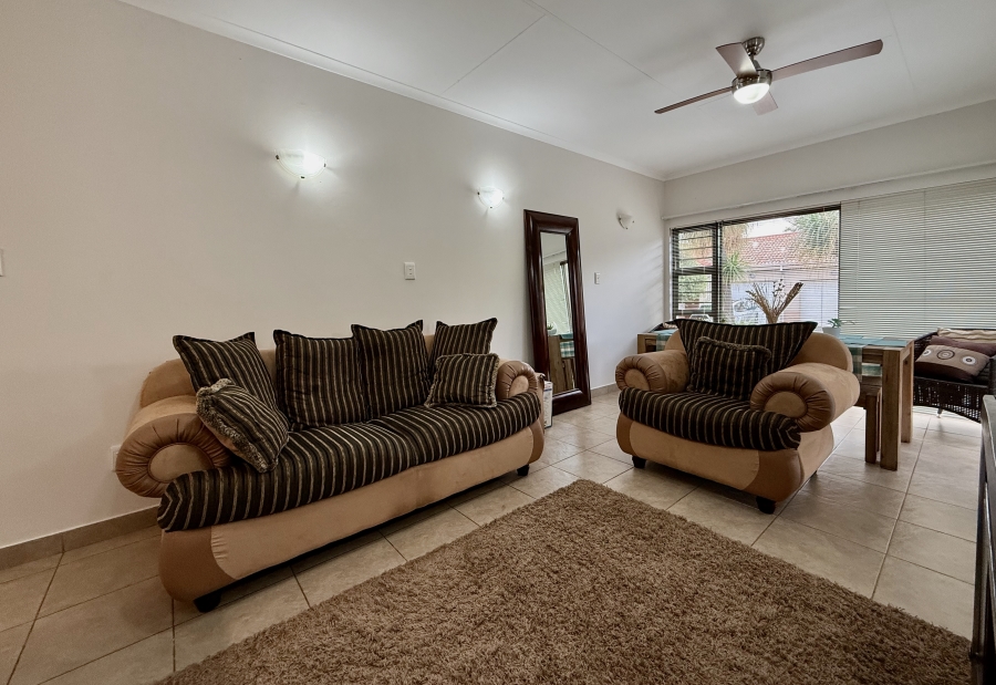 To Let 1 Bedroom Property for Rent in The Retreat Gauteng