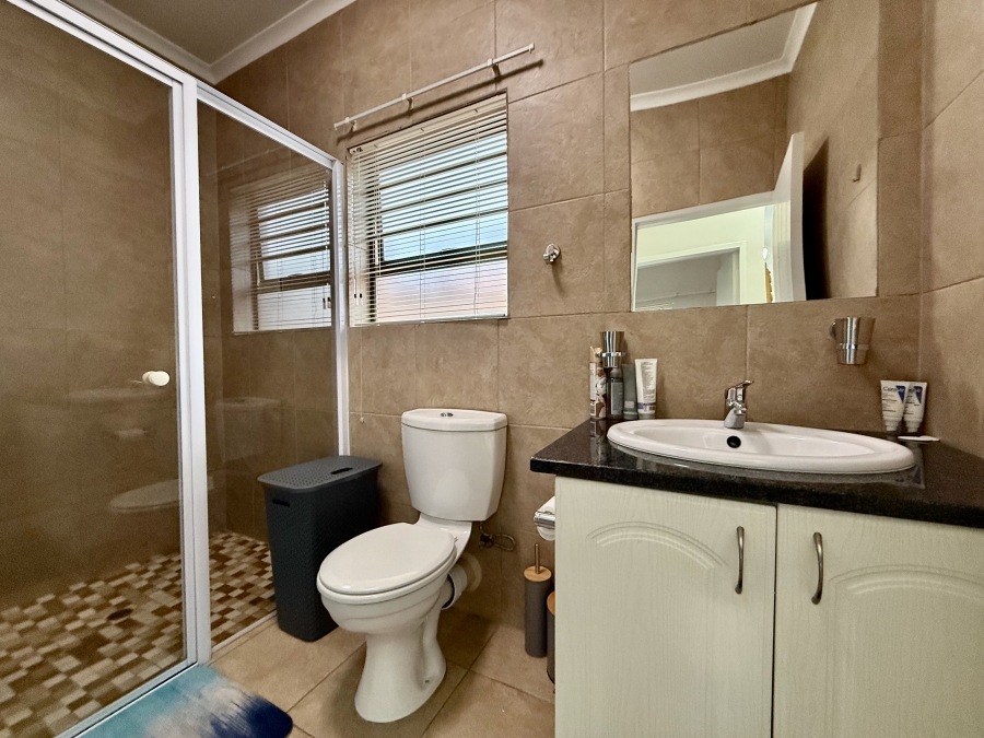 To Let 1 Bedroom Property for Rent in The Retreat Gauteng