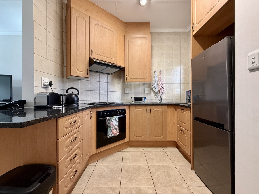 To Let 1 Bedroom Property for Rent in The Retreat Gauteng