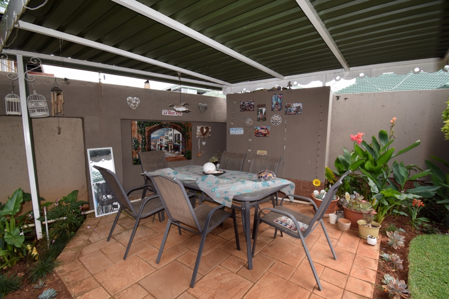 3 Bedroom Property for Sale in Kenleaf Gauteng