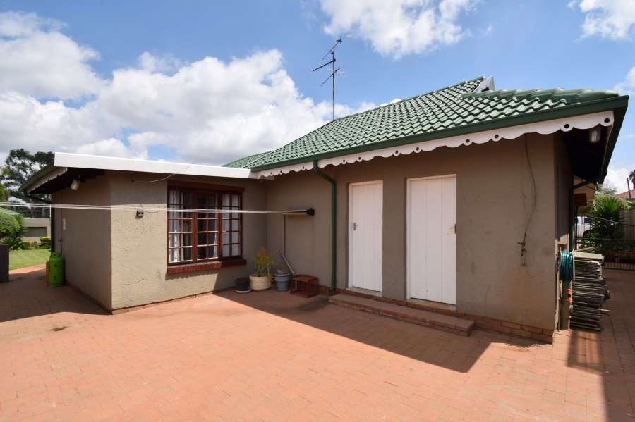 3 Bedroom Property for Sale in Kenleaf Gauteng