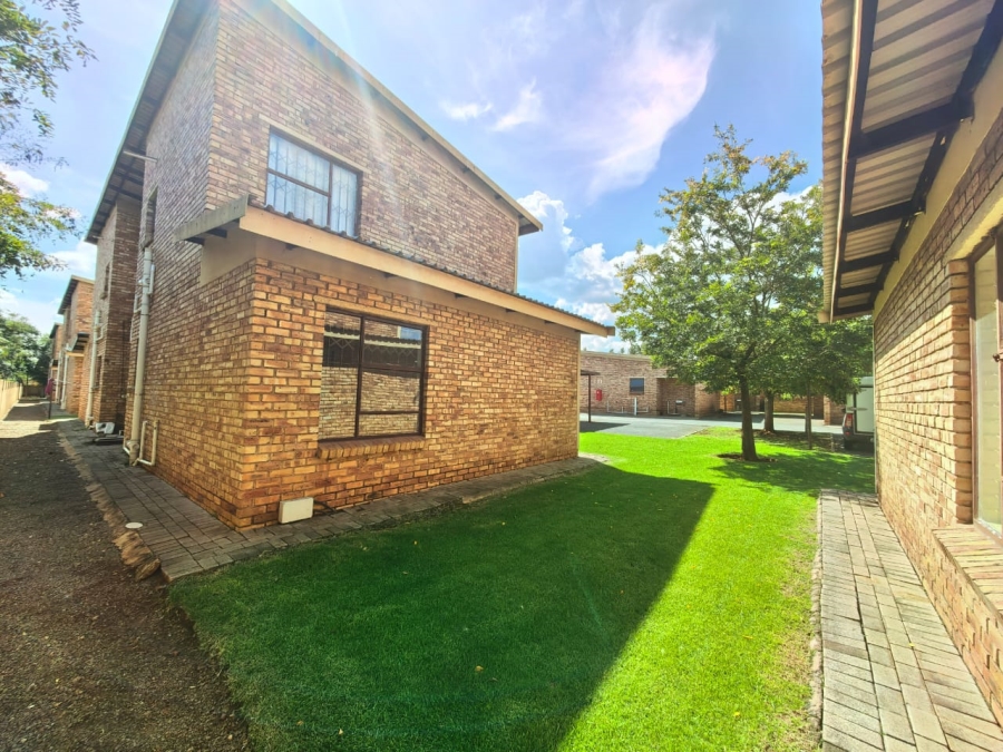 3 Bedroom Property for Sale in Bonanne Gauteng