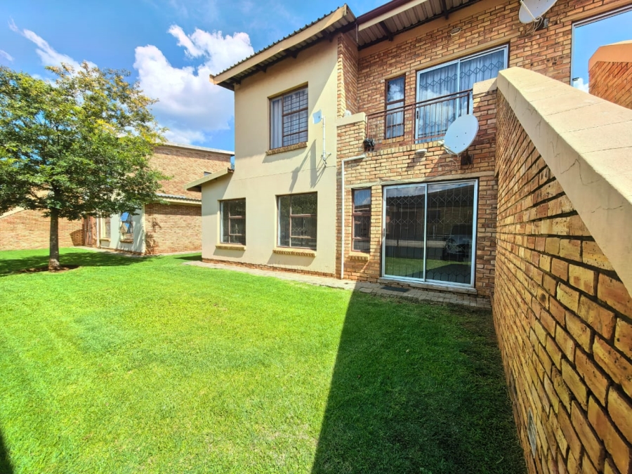 3 Bedroom Property for Sale in Bonanne Gauteng